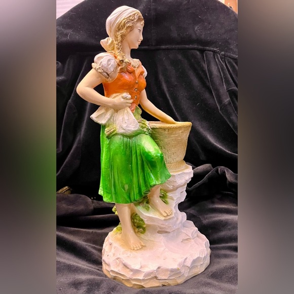 Universal Statuary Chicago 1975 German Italian Peasant Girl Item 821 MCM Retro - Picture 4 of 16